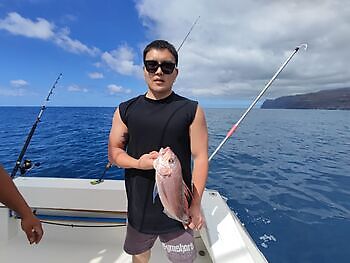 Vi fortsätter med tur och bra fiske!! White Marlin Gran Canaria